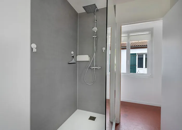 Face - Familiale Pour 12 Hébergement de vacances