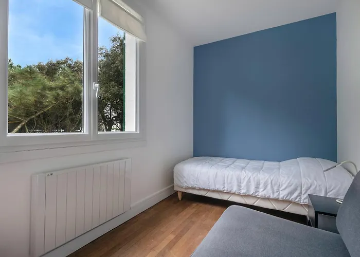 Hébergement de vacances Face - Familiale Pour 12 *