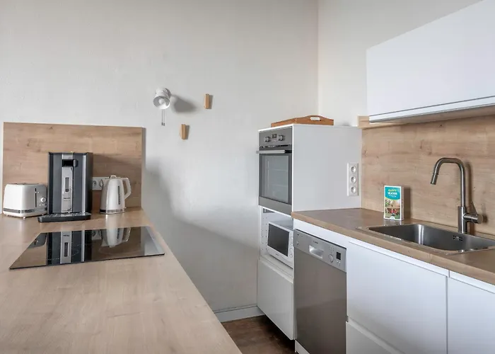 Hébergement de vacances Face - Familiale Pour 12 *