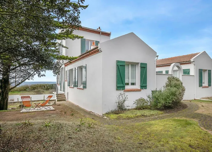 Face - Familiale Pour 12 Hébergement de vacances Saint-Michel-Chef-Chef